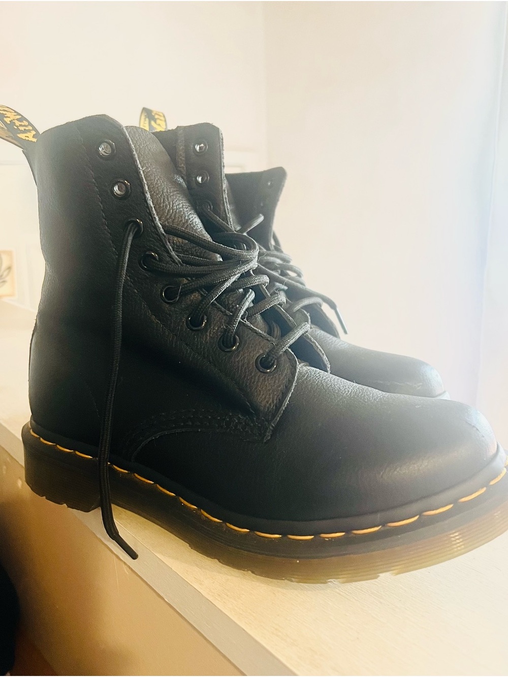 Doc Dr. Martens Pascal 1460 Boots 7 38 Like New, No Box